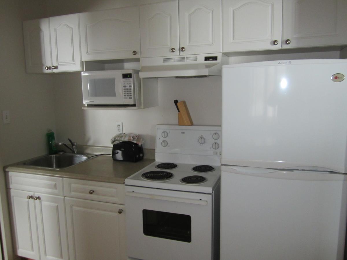 Kacee'S Northern Suites Fort Nelson Exterior foto