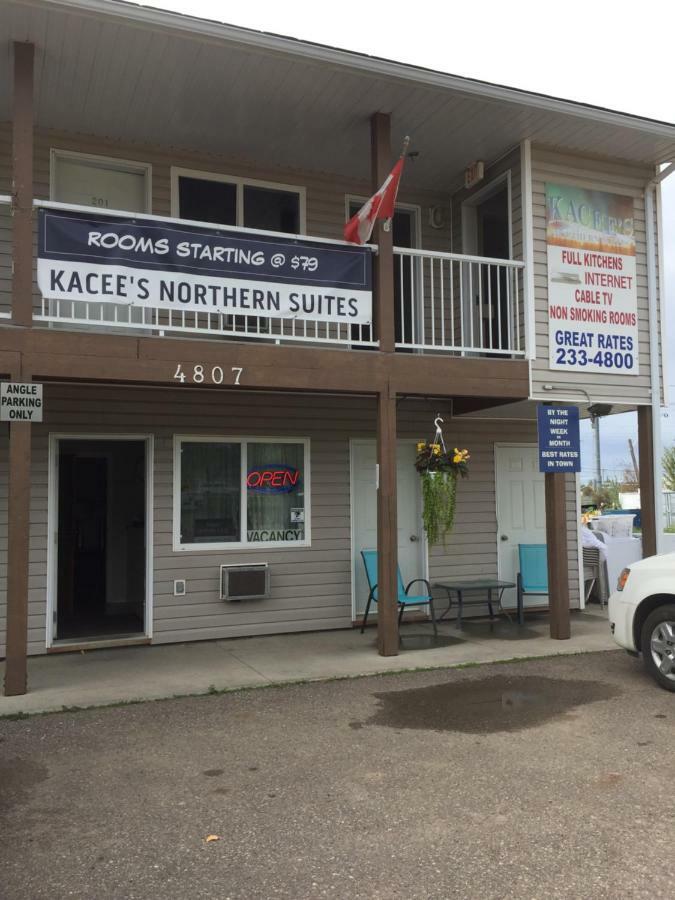 Kacee'S Northern Suites Fort Nelson Exterior foto